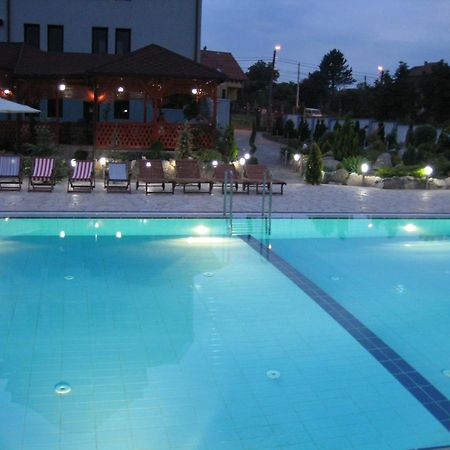 Silver Hotel Oradea Bagian luar foto