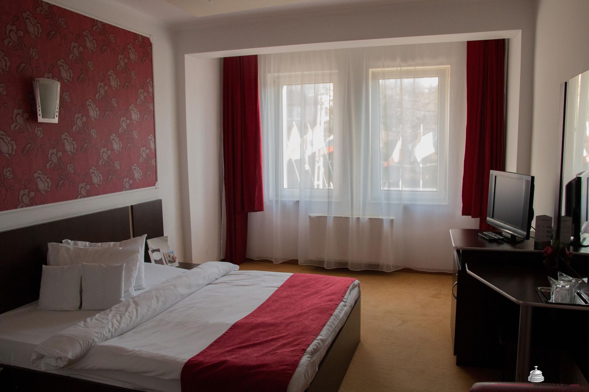 Silver Hotel Oradea Bagian luar foto