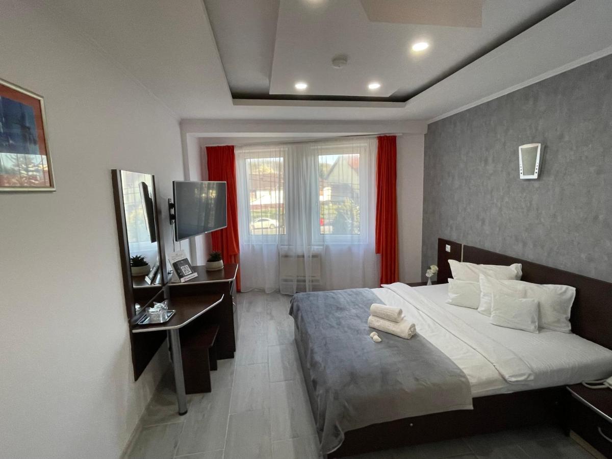 Silver Hotel Oradea Bagian luar foto