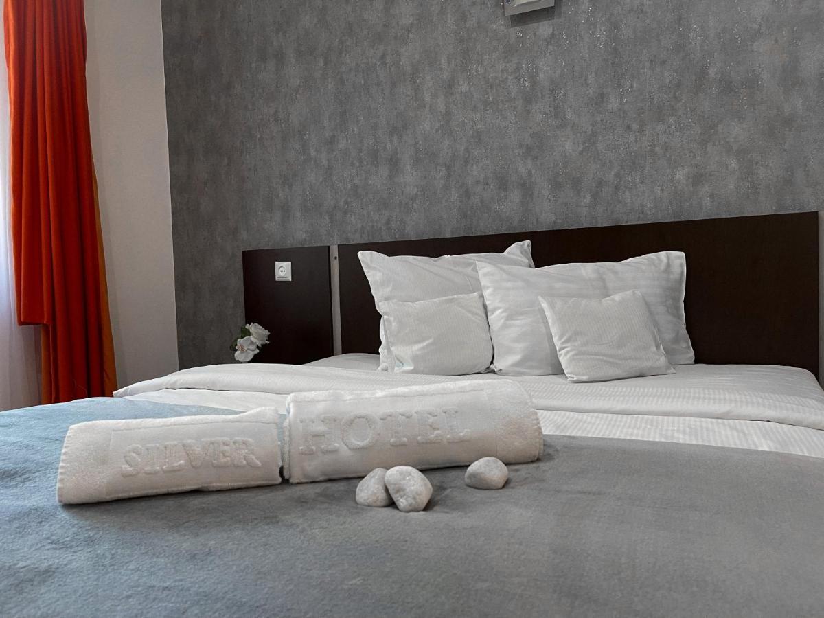 Silver Hotel Oradea Bagian luar foto
