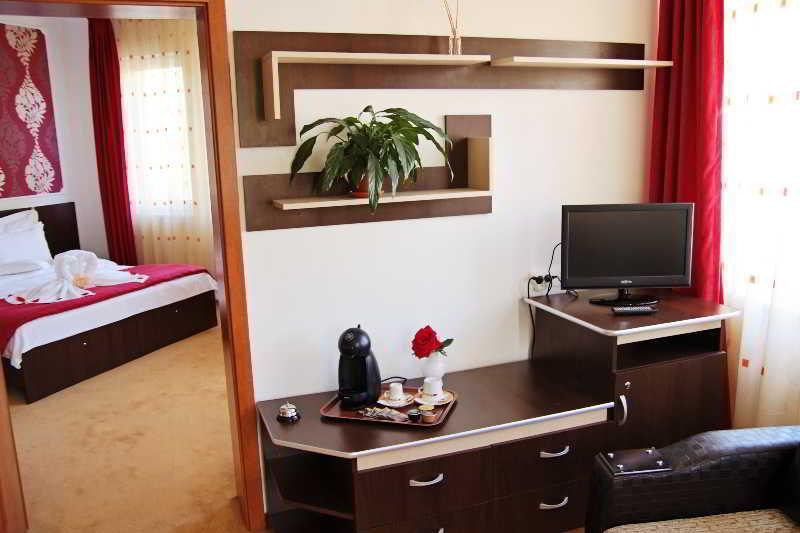 Silver Hotel Oradea Bagian luar foto