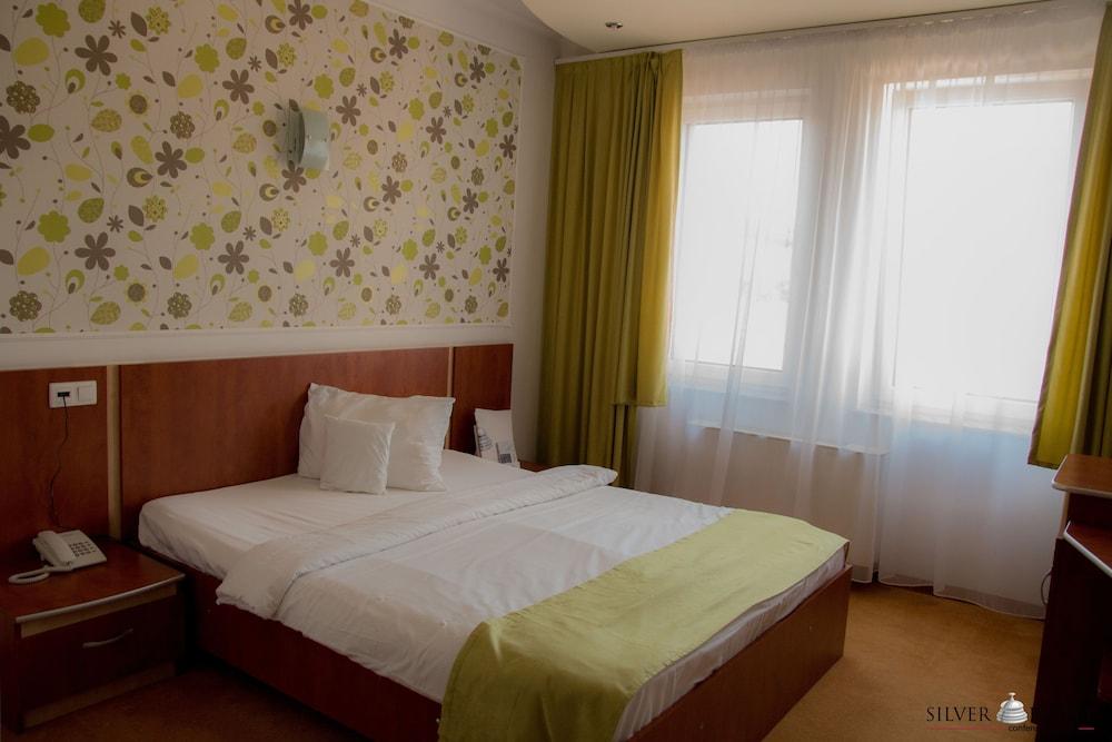 Silver Hotel Oradea Bagian luar foto