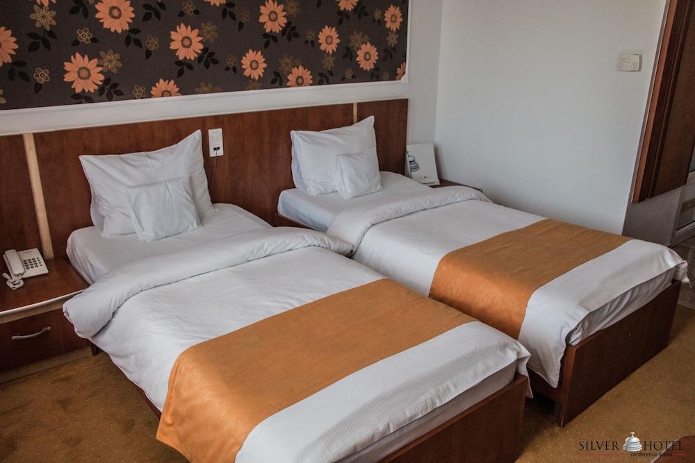 Silver Hotel Oradea Bagian luar foto