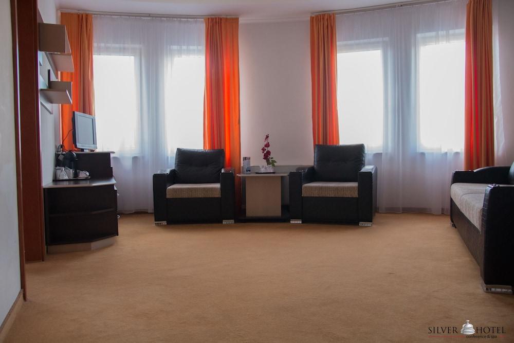 Silver Hotel Oradea Bagian luar foto