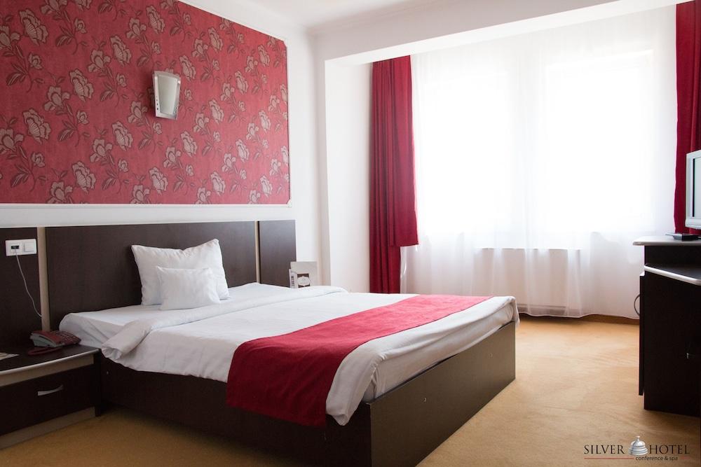 Silver Hotel Oradea Bagian luar foto