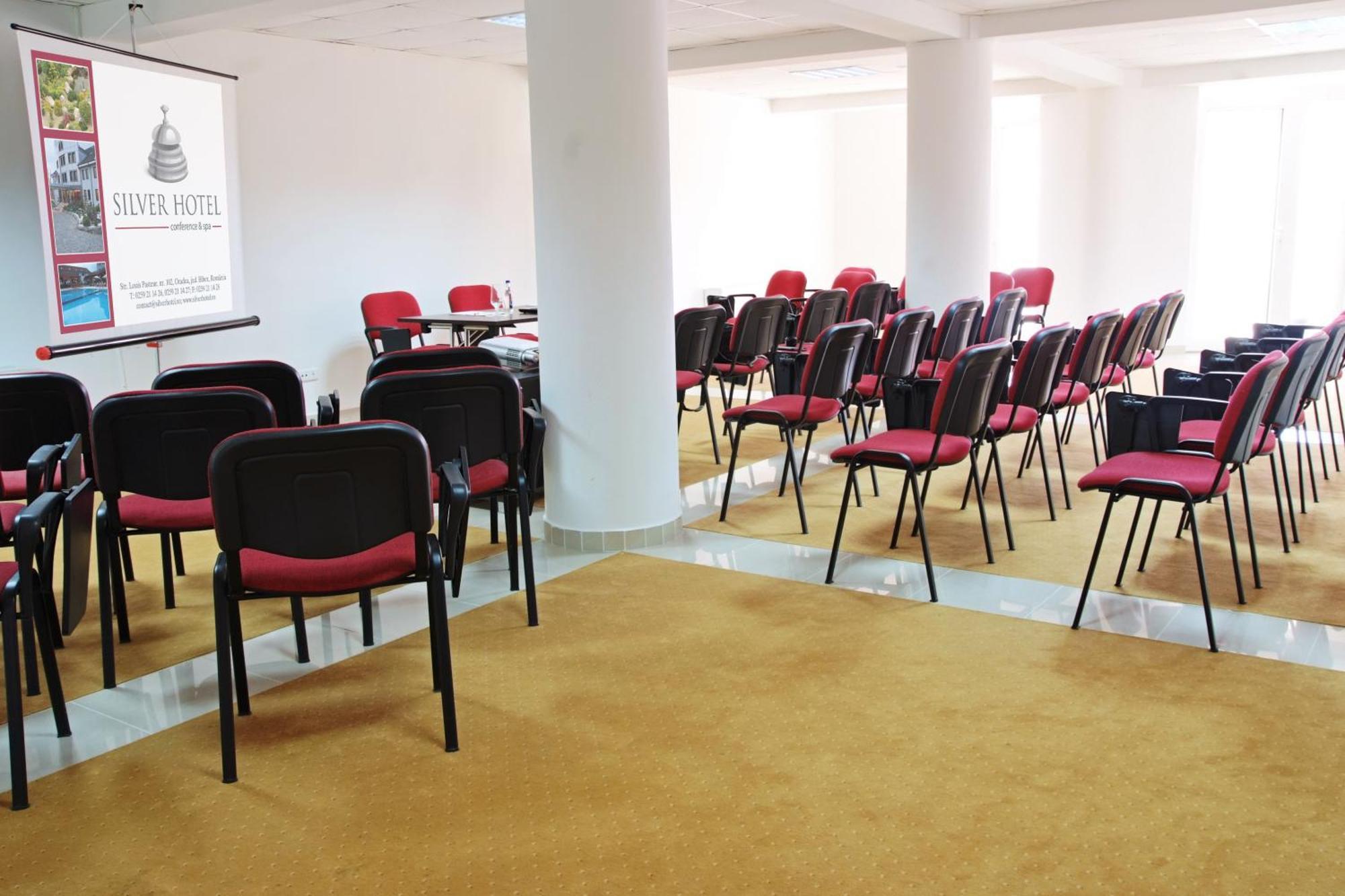Silver Hotel Oradea Bagian luar foto