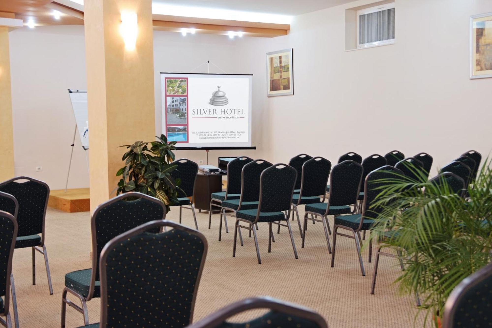 Silver Hotel Oradea Bagian luar foto