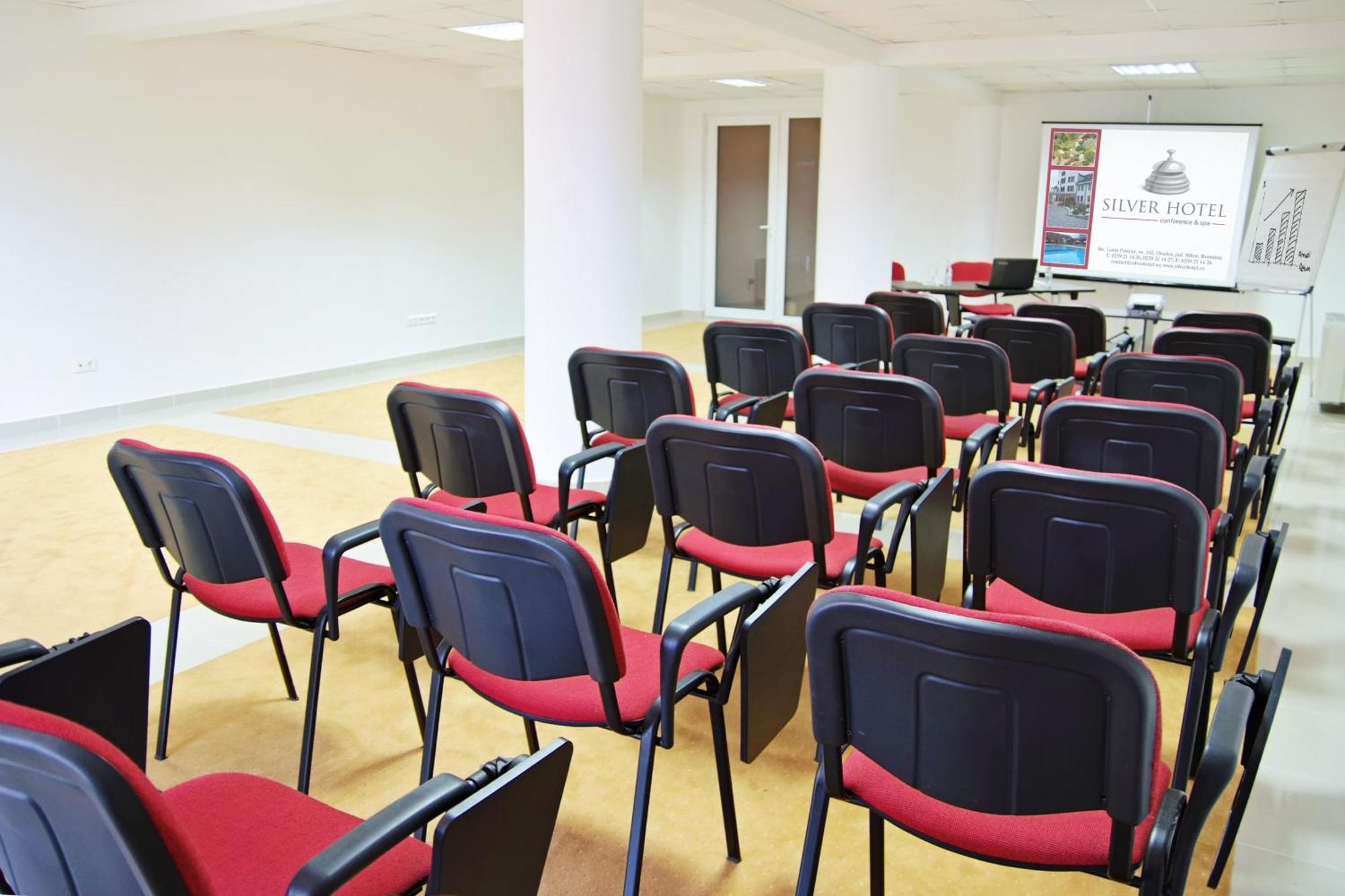 Silver Hotel Oradea Bagian luar foto
