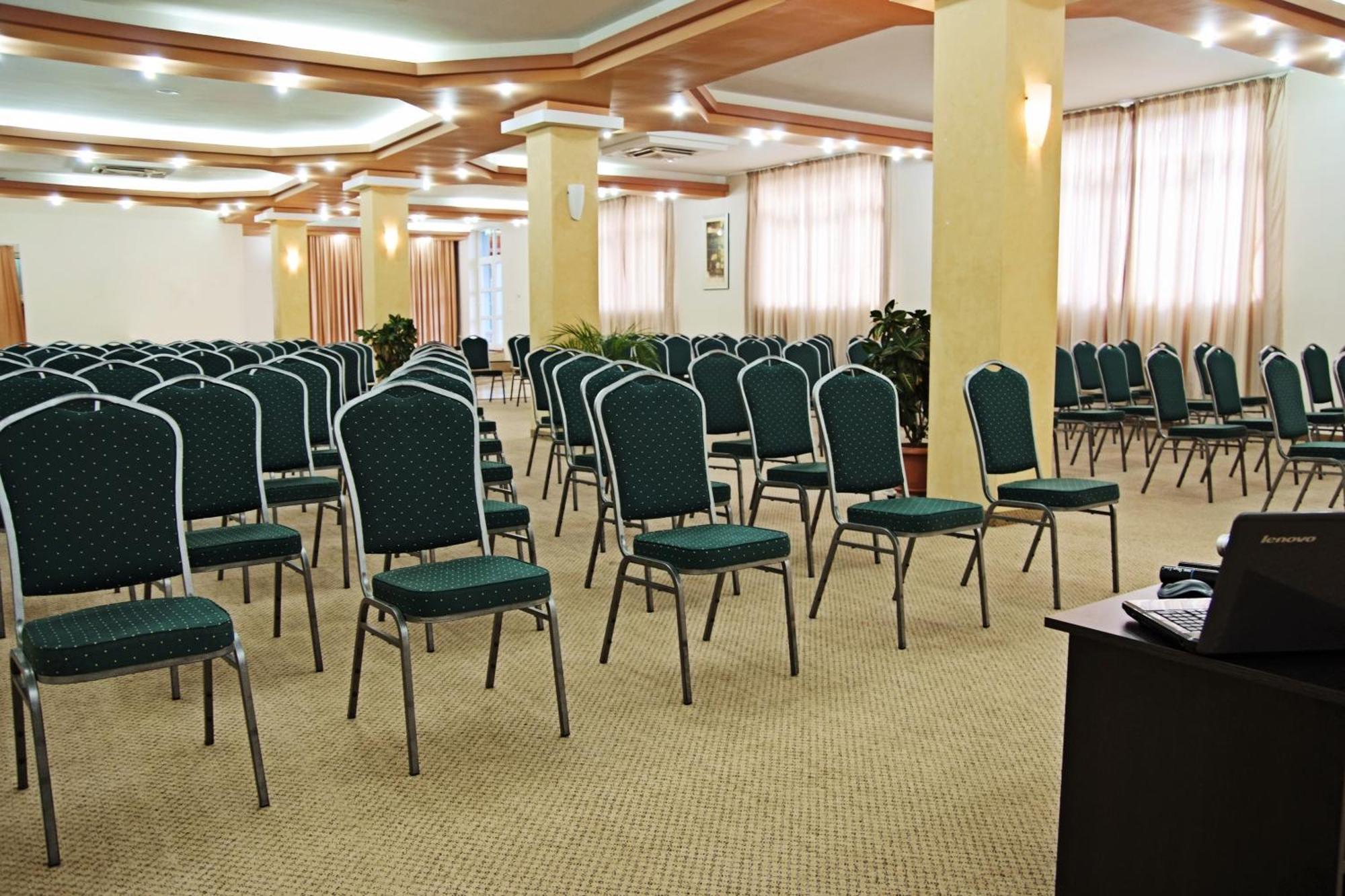 Silver Hotel Oradea Bagian luar foto