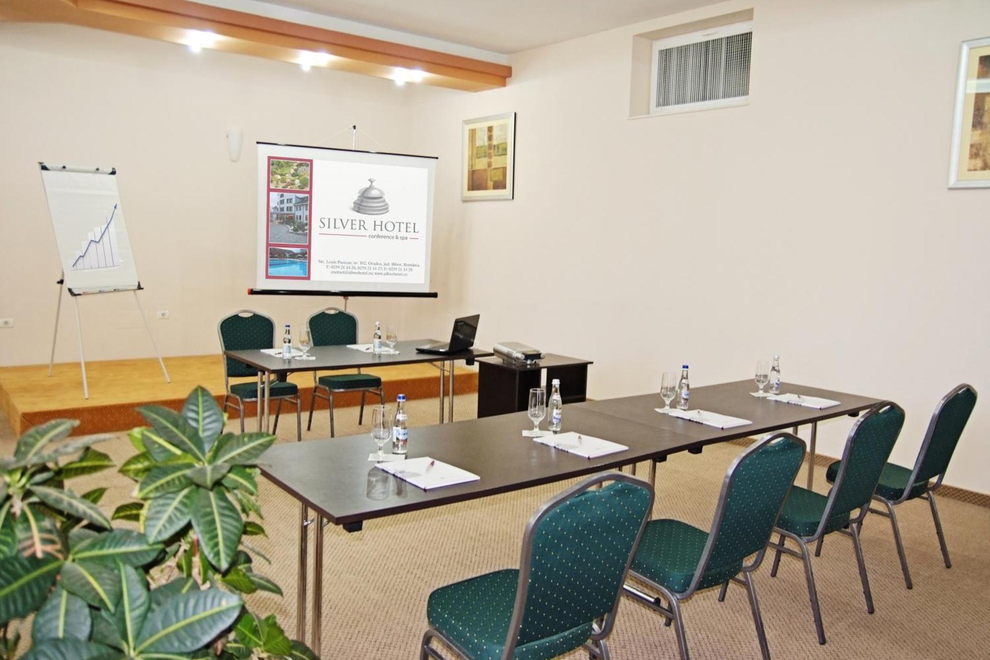 Silver Hotel Oradea Bagian luar foto