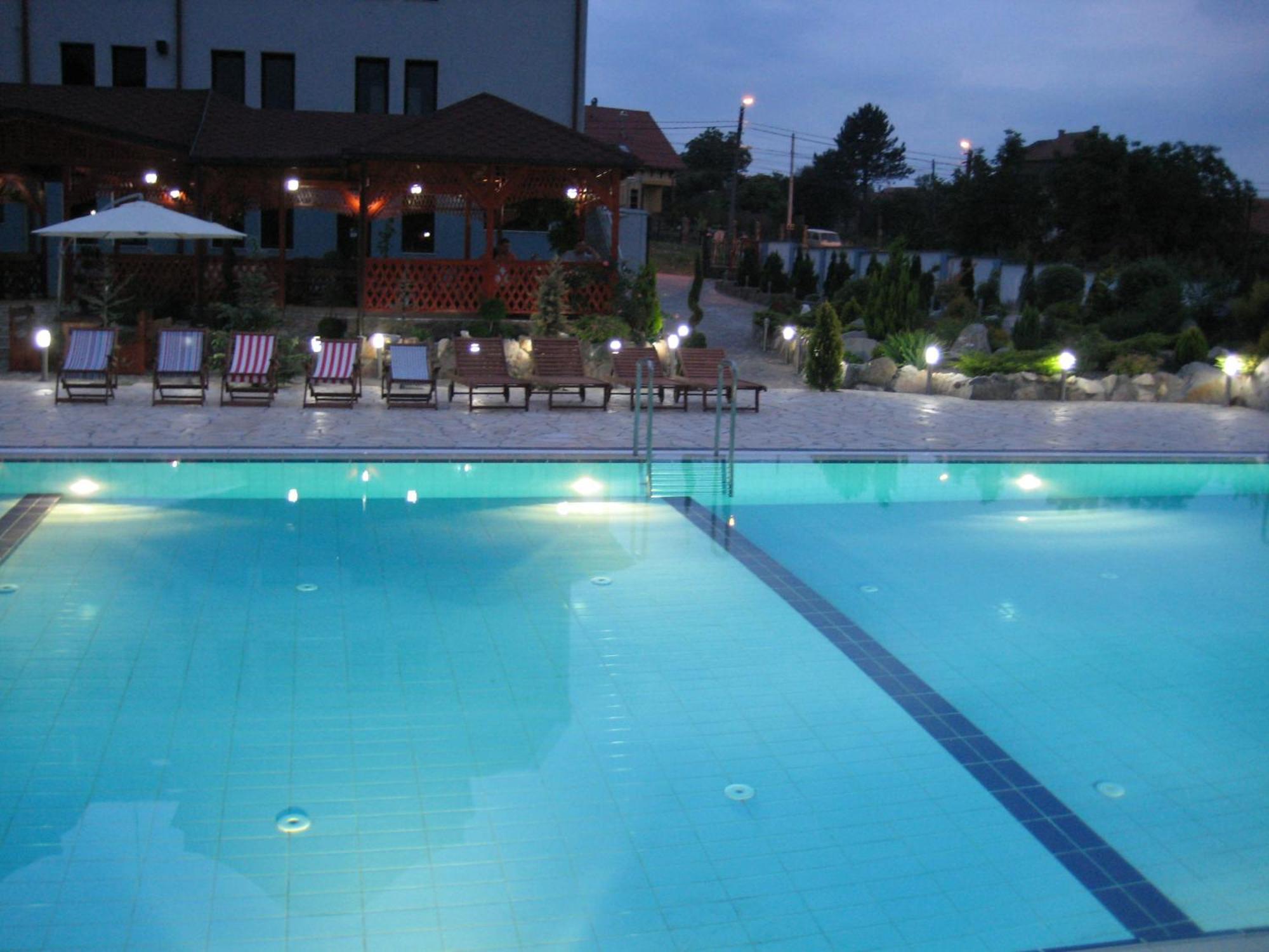 Silver Hotel Oradea Bagian luar foto